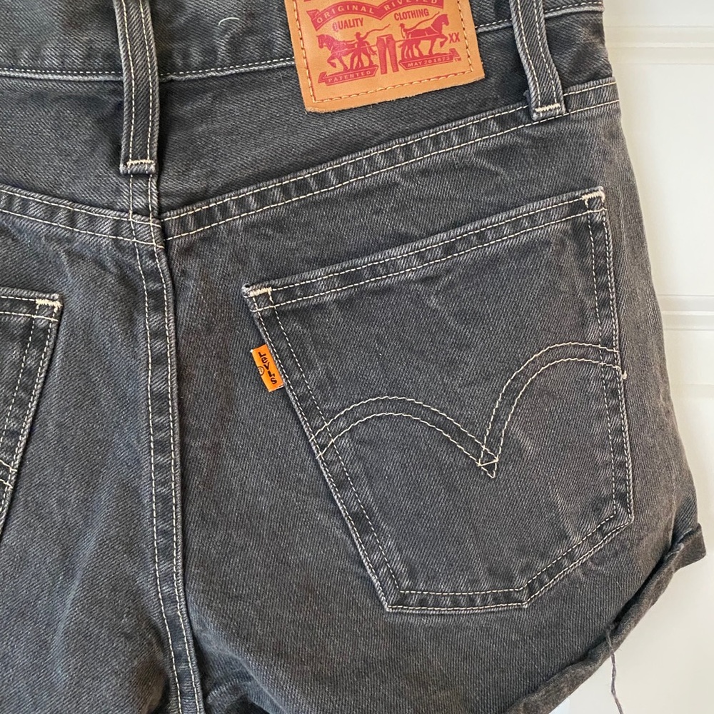 Grey Levi Shorts Sz 24 - Perfect Condition! - Picture 5 of 6